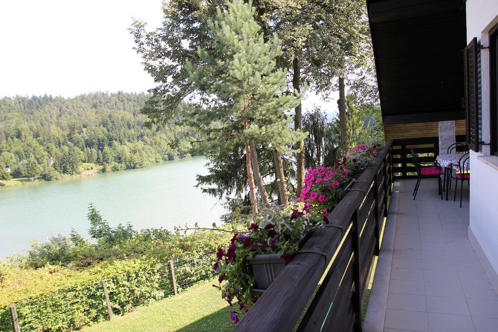 Lake House Apartment Medvode Exteriör bild