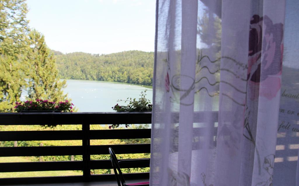 Lake House Apartment Medvode Exteriör bild