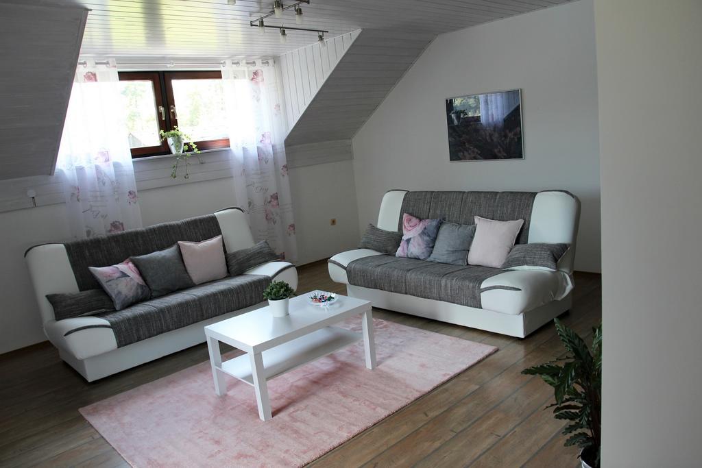 Lake House Apartment Medvode Exteriör bild